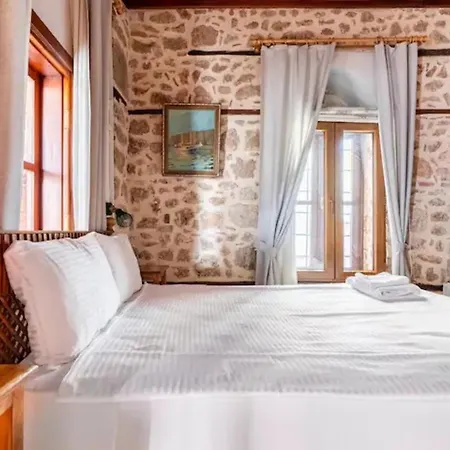 Atelya Art Hotel